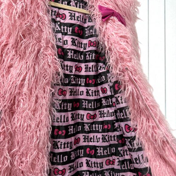 Hello Kitty x Dolls Kill Size S small Pink Furry Faux Fur Jacket Coat Shaggy - Picture 3 of 6